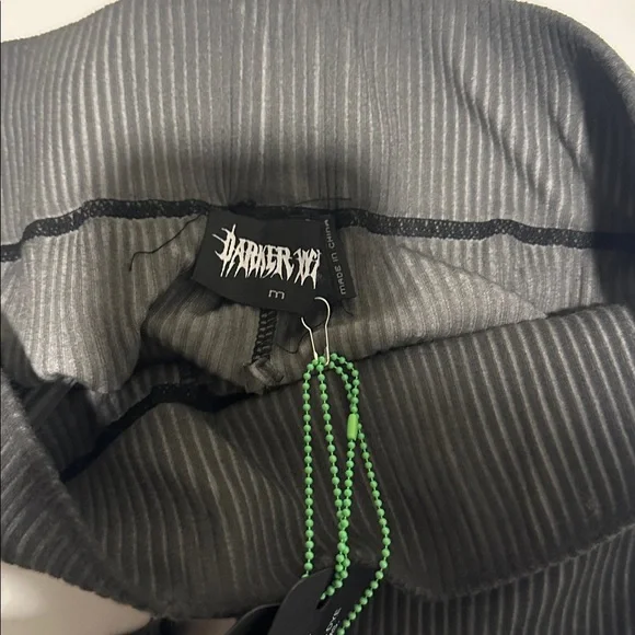 Darker Wavs Ribbed Shorts - Picture 3 of 3